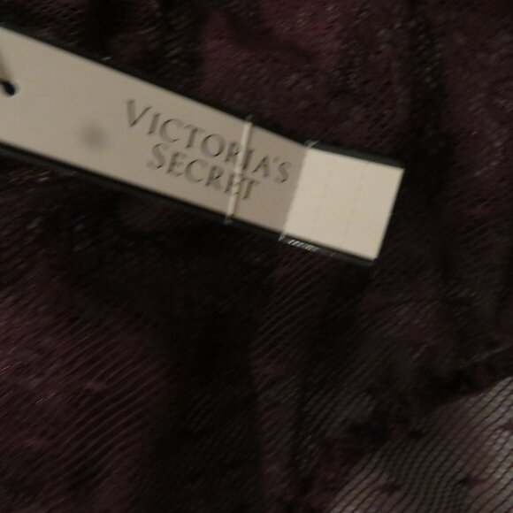 Victoria's Secret Burgundy Lace Bodysuit Teddy Small NWT - Picture 7 of 9